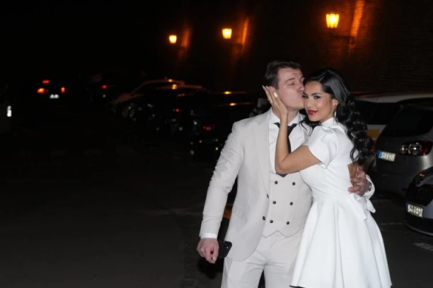 "RODILA SE NAŠA PRINCEZA!" Tanja Savić je SVE VREME VEST O NASLEDNICI KRILA, isplivala PRVA FOTKA IZ PORODILIŠTA! (FOTO)