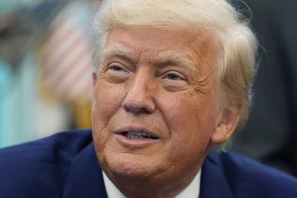 OVA ZEMLJA ULAŽE MILIJARDE U AMERIČKE BAZE: Tramp ne skida osmeh s lica, uskoro objava DOGOVORA GODINE