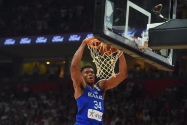 JANIS MORA DA REAGUJE: Nema više vremena za čekanje!