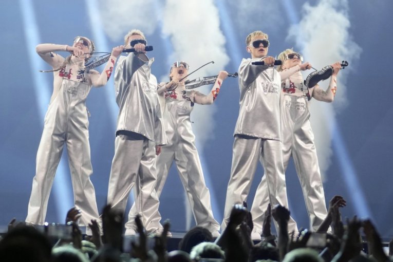 ISLAND: Væb – Róa Evrovizija 2025 prvo polufinale