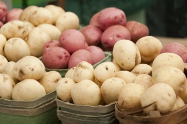 CRVENI ILI BELI KROMPIR - razlika je ogromna! Jedan je zdraviji, ima više gvožđa i bolji je izbor za trudnice