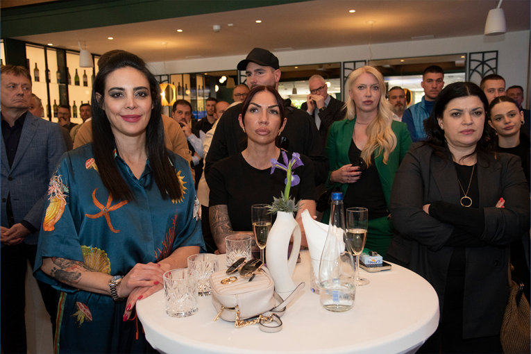 Katarina Lađević, Tijana Cvejanović, Milka Radović - Srpski telegraf/Republika