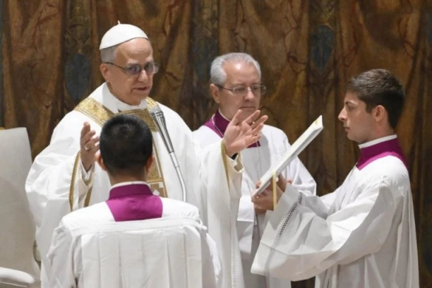 TOKOM VEČERE PAPA TRAŽIO PRAVOSLAVNI KALENDAR: Procurili detalji iz Vatikana, oglasio se beogradski nadbiskup - evo šta se desilo