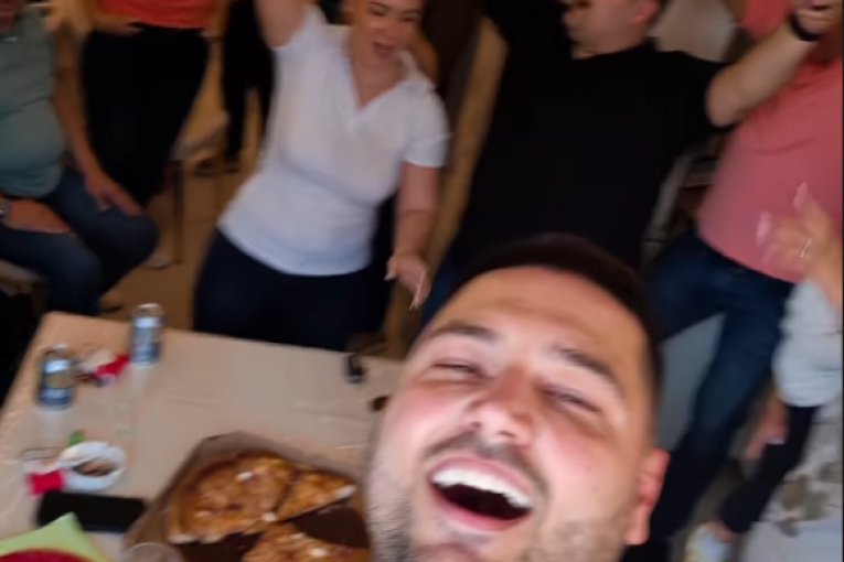 Ljuba na rođendanu kod Dragice Zlatić