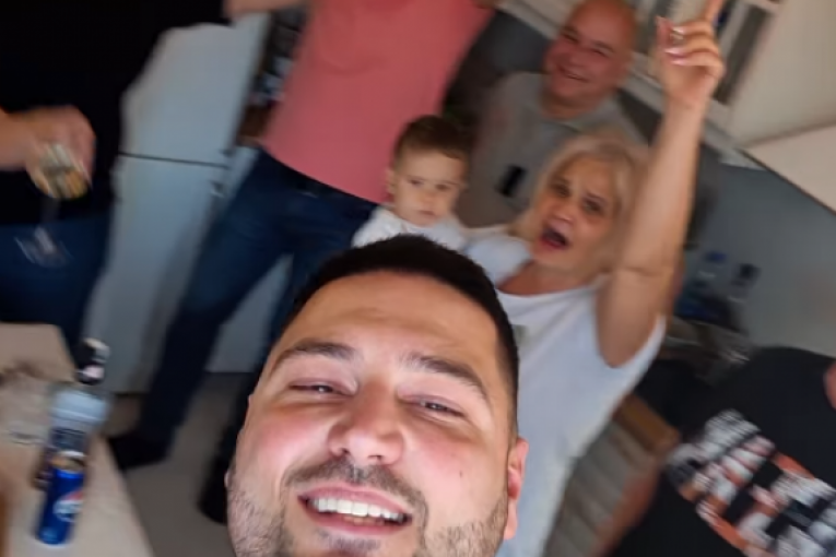 Ljuba na rođendanu kod Dragice Zlatić
