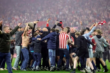 KAKVA EKSPLOZIJA! Sanderlend u poslednjem momentu šokirao Lamparda, GOL ZA PAMĆENJE! (VIDEO)