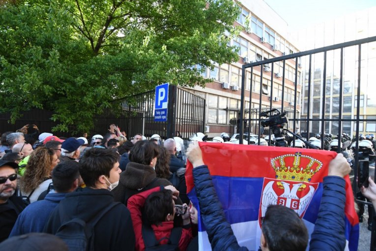 NEMA VIŠE BLOKADE, POČINJE REDOVNA NASTAVA! Stiglo zvanično saopštenje - evo kada se studenti vraćaju u klupe!