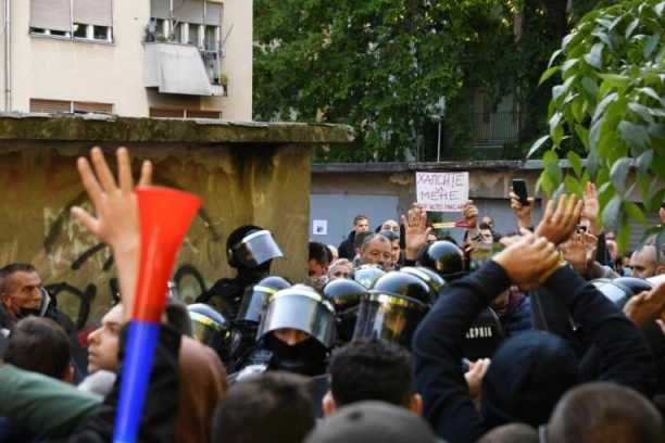 TO JE TO! PREKINUTA BLOKADA NA NIŠKOM DIF! Studentima i profesorima omogućen nesmetan ulaz