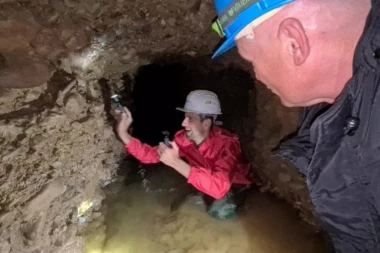 SPORTISSIMO OTKRIVA! KAD NOVAK SIĐE POD ZEMLJU, SVE PUCA OD ENERGIJE: Iznenadiće vas šta Đoković radi na Bosanskim piramidama (VIDEO+FOTO)