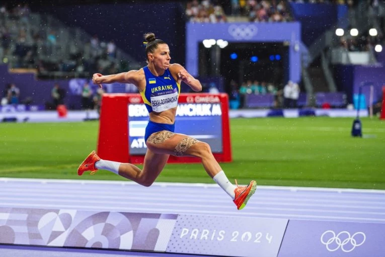 KRALJICA IVANA: Španovićka skočila do zlatne medalje i državnog rekorda!