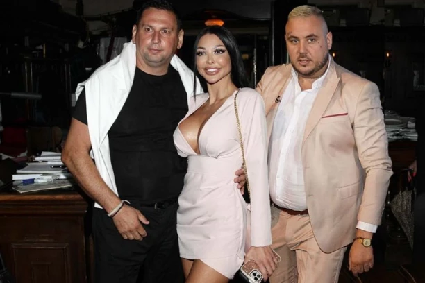 ČESTITKE SAMO PLJUŠTE, OVO SU SVI ČEKALI DA ČUJU! Maja i Taki se OGLASILI NAJLEPŠIM POVODOM - POČELO NAJVEĆE RIJALITI SLAVLJE! (GALERIJA)