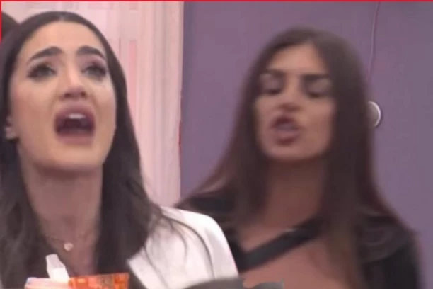 ENA ČOLIĆ IMA PAKLENI PLAN SA ANĐELOM ĐURIČIĆ - Sve se desilo pre Elite, OVE poruke su dokaz za UNIŠTENJE!