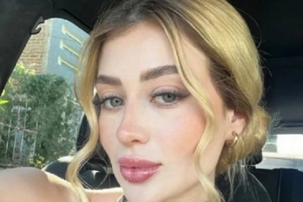 INFLUENSERKA UBIJENA USRED PRENOSA: Snimala se iz svog salona, a onda je SVA KRVAVA PALA SA STOLICE U SMRT! (VIDEO)