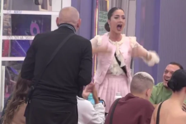 IZ ĐENOVIĆA STIGLA JASNA PORUKA, VELIŠA ZAGRMEO KAO NIKAD: Evo šta je poručio Lepom Mići nakon skandala - SVE PUCA!