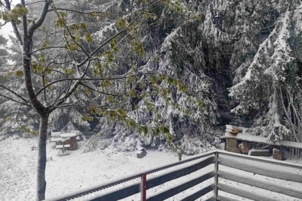 PAO SNEG U OVOM DELU SRBIJE, OVAKO NEŠTO SE NE PAMTI! Udarilo iznenadno zahlađenje, ljudi zanemeli! (FOTO)