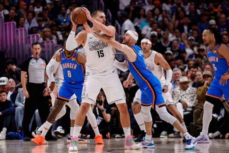 JOKIĆ GA BACIO U OČAJ: Defanzivna zver govorila o svojoj nemoći kada igra protiv Nikole!