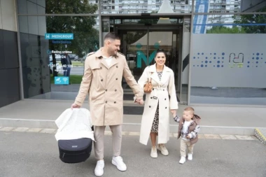 OBJAVLJENA PRVA FOTOGRAFIJA ĆERKE POZNATOG PEVAČA! Ceo internet bruji o ovoj sceni!