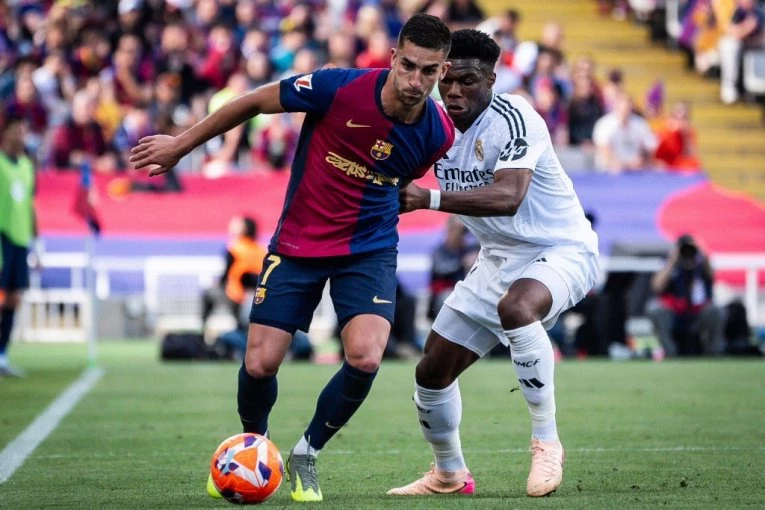 DOK IM JE SAIGRAČ OPERISAN, IGRAČI BARSE POKAZALI VELIČINU: Pobegli sa slavlja i učinili NEZAMISLIVO! (VIDEO)