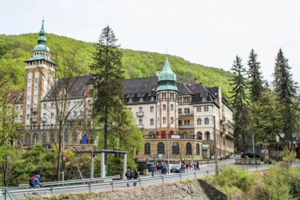 BAJKOVITO MESTO KOJE JE PROGLAŠENO ZA JEDNO OD NAJLEPŠIH NA SVETU! Nalazi se u blizini Srbije, u njemu je nekad odmarala elita