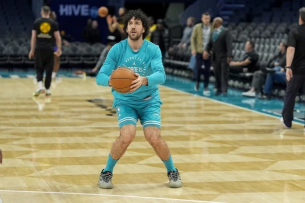 VASA STIŽE U ABU DABI! Vreme je da se potpiše ugovor!