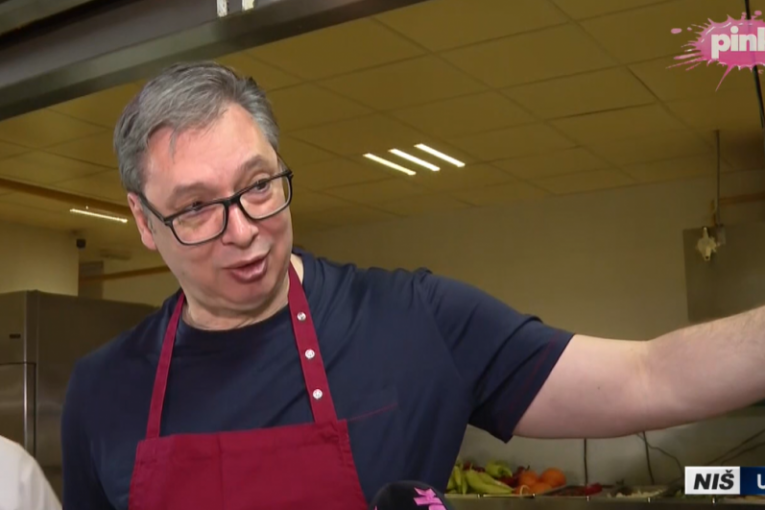 VUČIĆ POSLAO MOĆNU PORUKU PRED SABOR U NIŠU:  Ne damo Srbiju!
