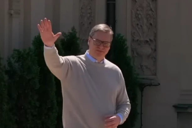 OGLASIO SE VUČIĆ! Predsednik uoči mitinga sa osmehom na licu poručio svima: "VIDIMO SE U NIŠU!" (VIDEO)