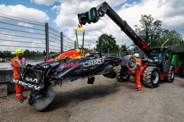 STRAVIČAN UDES U FORMULI 1: Bolid uništen! (VIDEO)