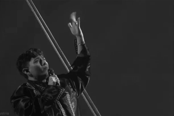 ODRASTAO U DUBAIJU, GOVORI ČETIRI JEZIKA: Ko je zapravo austrijski mladić koji važi za jednog od glavnih favorita na "Evroviziji"? - pravi je muzički genije!