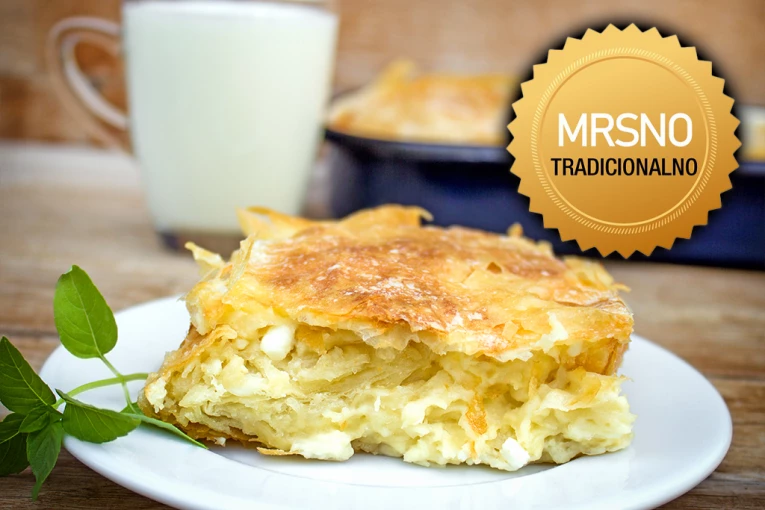 ZABORAVLJENI RECEPT IZ BAKINOG KUVARA: Zalogaj pite od starog hleba budi uspomene, a njen miris se pamti ceo život