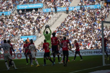 EMOTIVNI OPROŠTAJ NA VELEDROMU: Poslednji ples Stiva Mandande u Marseju?