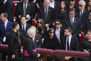 ZELENSKI I VENS PRVI PUT OD INCIDENTA U BELOJ KUĆI: Predsednik Ukrajine na audijenciji kod Lava XIV (VIDEO)