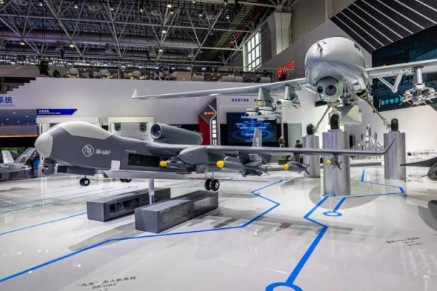 KINESKI MOTHERSHIP UZVRAĆA UDARAC! Zastrašujuće oružje jiu tun može izbaciti 100 kamikaza u trenu - NEVIDLJIV ZA RADARE!