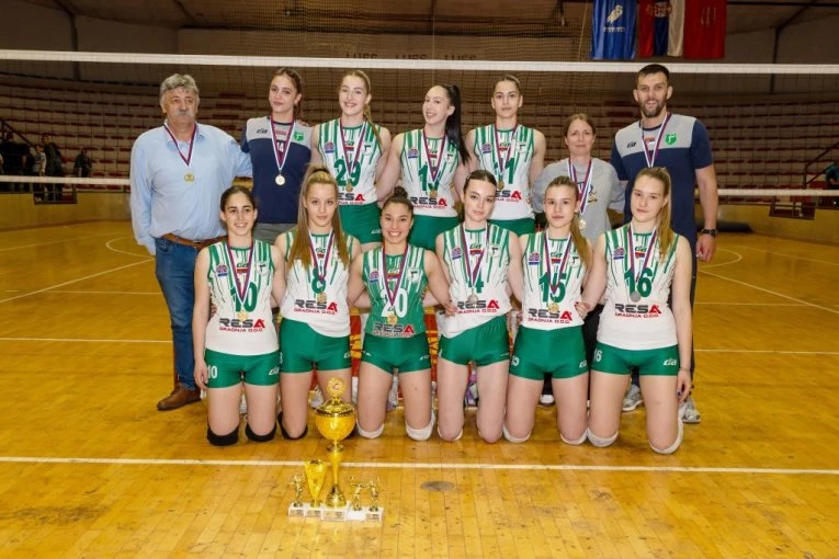 OSS KADETSKO PRVENSTVO SRBIJE: Odbojkašice Omladinca iz Novih Banovaca, prvakinje su Srbije!
