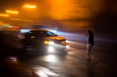 "VOZAČ JE MOG DEDU POKOSIO AUTOM, PA POBEGAO"! Posle 17 dana borbe, preminuo omiljeni učitelj iz Kragujevca - UNUKA POSLALA APEL! (FOTO)