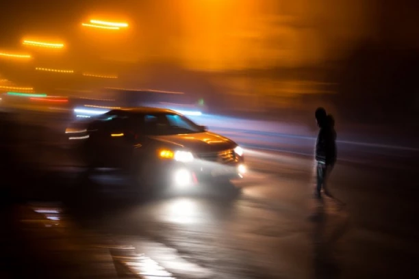 "VOZAČ JE MOG DEDU POKOSIO AUTOM, PA POBEGAO"! Posle 17 dana borbe, preminuo omiljeni učitelj iz Kragujevca - UNUKA POSLALA APEL! (FOTO)