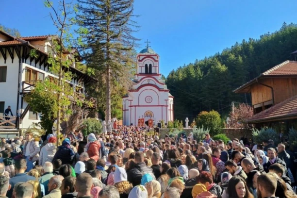 JOŠ 13 DANA DO VELIKOG DOGAĐAJA U MANASTIRU TUMANE: Dva velika povoda da 1. juna posetite svetinju kod Golupca (FOTO)