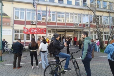 "NIKO NE TOLERIŠE BLOKADERE, OVO SE DEŠAVA I NA ZAPADU" Profesor iz Velike Britanije postavio na mesto voditeljku N1! (VIDEO)