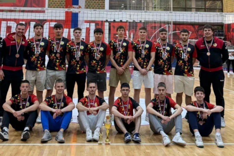 GODINE RADA, TRUDA I ODRICANJA DONELE ZLATNU KRUNU: Odbojkaški klub Lucky Star piše istoriju!