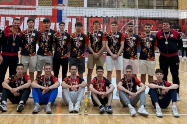 GODINE RADA, TRUDA I ODRICANJA DONELE ZLATNU KRUNU: Odbojkaški klub Lucky Star piše istoriju!
