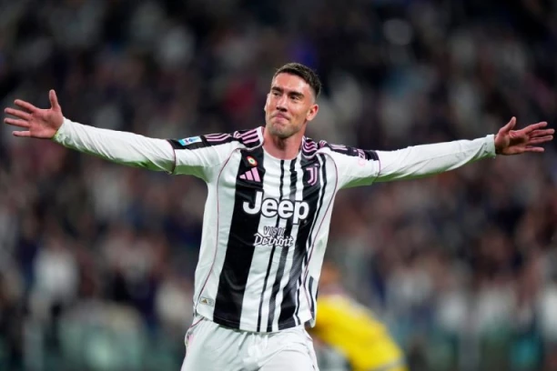 "REKAO MI JE "MAGIKO" 50 PUTA": Novi Prosinečki pričao odnosu sa Vlahovićem i Kostićem, pa ODUŠEVIO SVE NAVIJAČE!