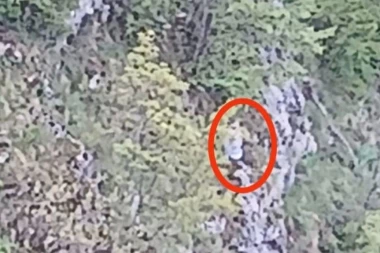 "OVO JE BOŽIJE ČUDO" - BOGDAN PREŽIVEO SUSRET SA SMRĆU: Ispao iz kola, visio iznad litice na tankoj grani  - sve se desilo kod manastira (FOTO)