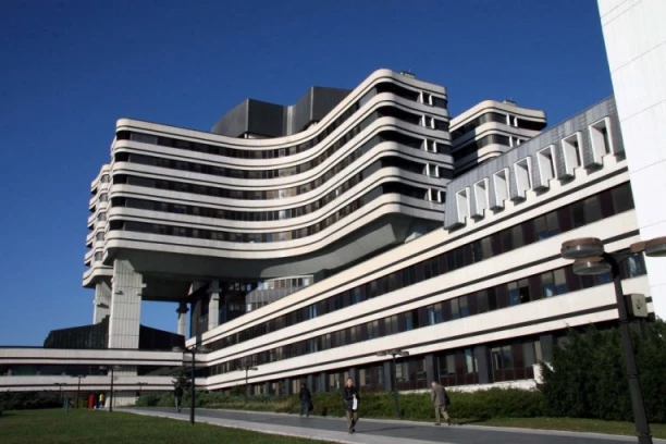 PRIJAVLJENA BOMBA U ĆACILENDU? Hitna evakuacija i na VMA zbog eksplozivne naprave