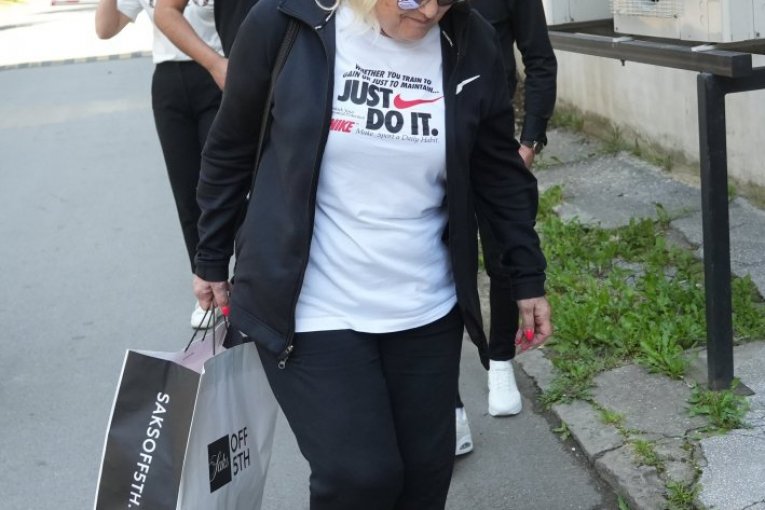 Snežana Đurišić nosi patike kao Desingerica