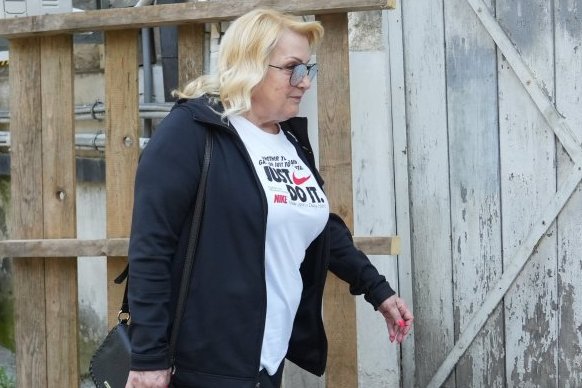 Snežana Đurišić nosi patike kao Desingerica