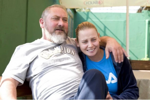 JELENA DOKIĆ KONAČNO PROGOVORILA O SMRTI OCA: Ove njene reči mnoge su šokirale