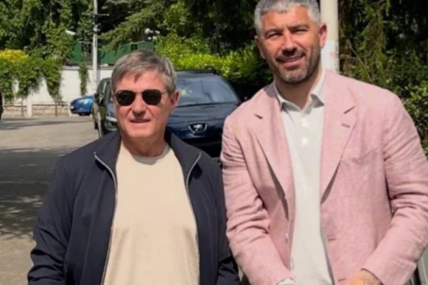 RADNI DORUČAK: Piksi i Kolarov na sastanku!