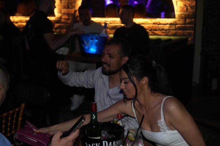 Bora Santana sa novom devojkom