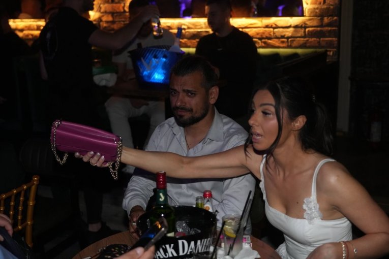 Bora Santana sa novom devojkom