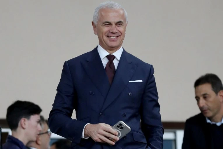 BRUTALNA PORUKA ZVEZDANA TERZIĆA: Evo kako je generalni direktor Zvezde proslavio pobedu u derbiju! (FOTO)