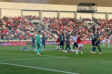 TOPOVSKI UDAR UBAČEN U TEREN! Dva igrača  završila na travi, DRAMA NA FINALU KUPA!